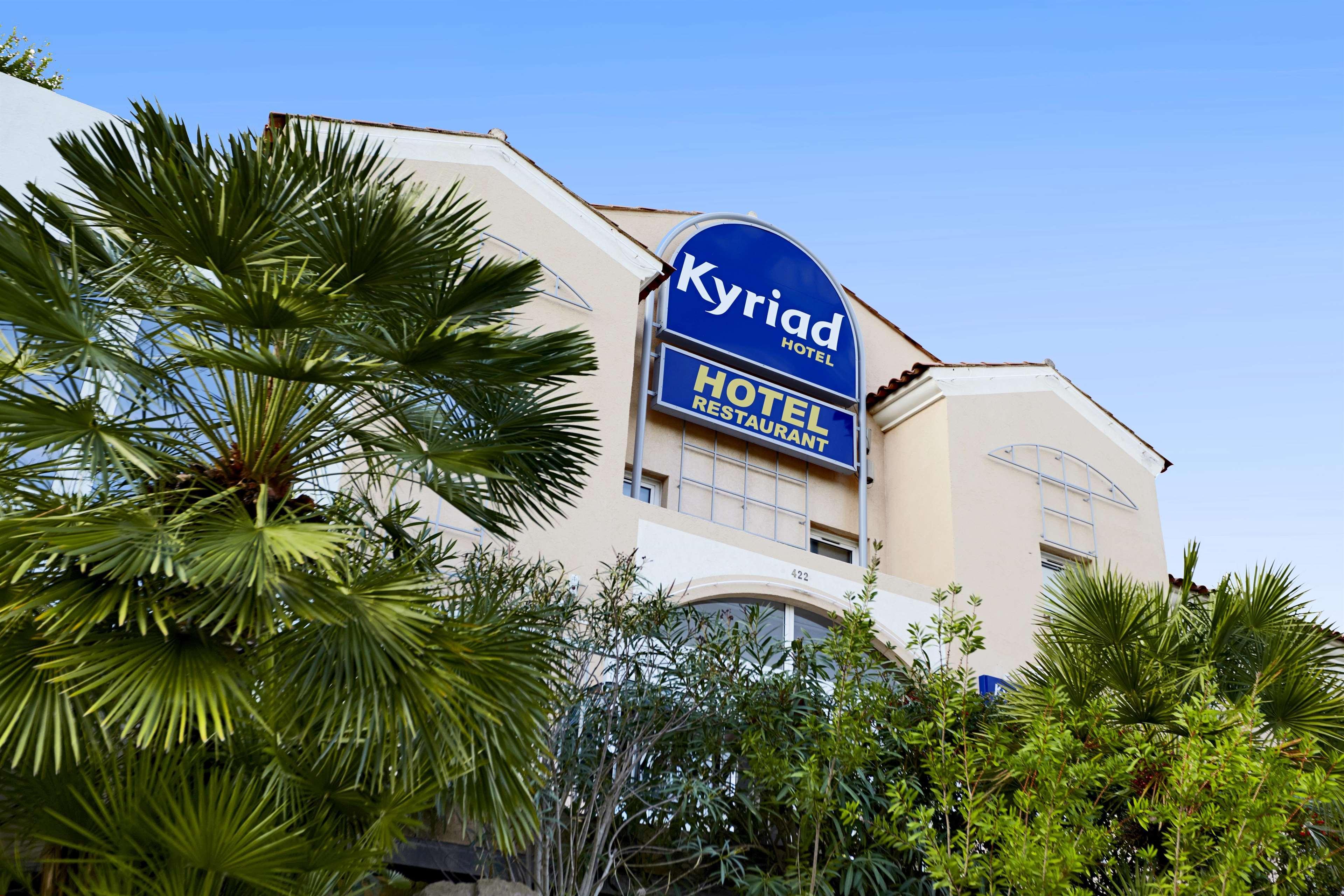Hotel Restaurant Kyriad Fréjus Exterior photo